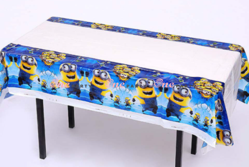 Khăn trải bàn Minion - cái